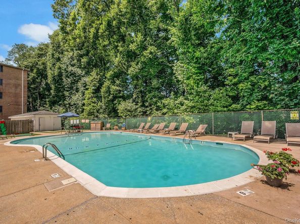 4 Consulate Drive 1B, Tuckahoe NY 10707