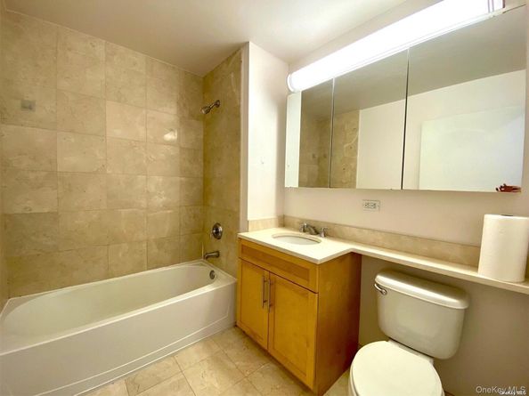 40-28 College Point Boulevard T2811, Flushing NY 11354