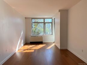 40-28 College Point Boulevard T2811, Flushing NY 11354