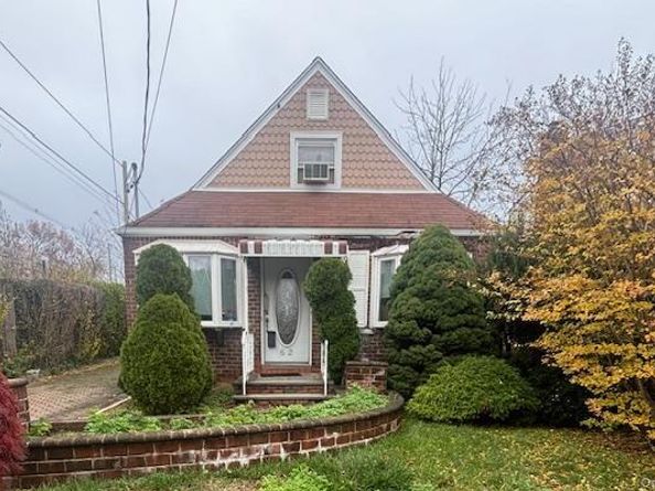 62 12th Avenue, Mineola NY 11501