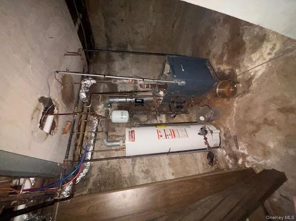 62 12th Avenue, Mineola NY 11501