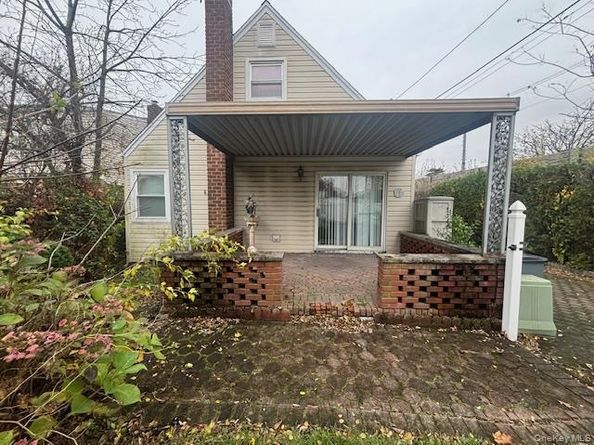 62 12th Avenue, Mineola NY 11501