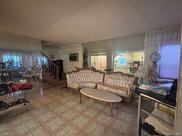 62 12th Avenue, Mineola NY 11501