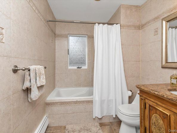 22 Fairview Road W, Massapequa NY 11758