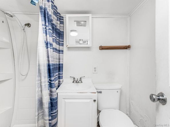 4613 Carpenter Avenue, Bronx NY 10470