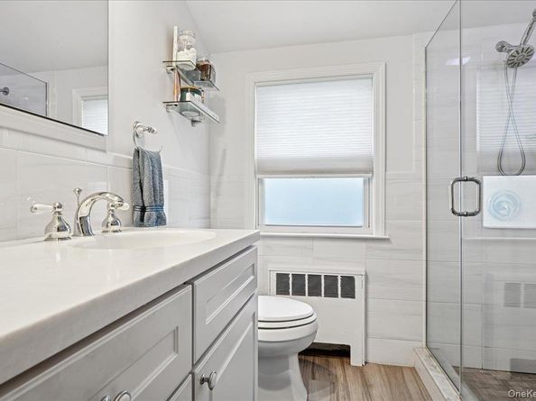 4 E. Carpenter Street, Valley Stream NY 11580