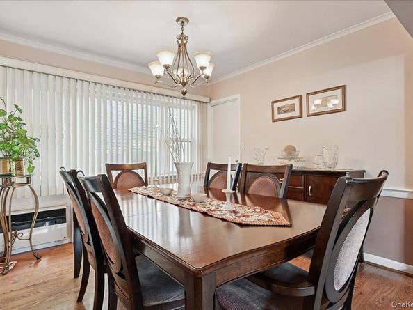 4 E. Carpenter Street, Valley Stream NY 11580