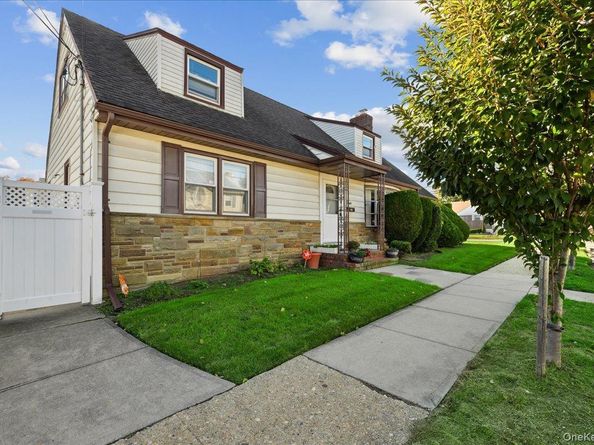 4 E. Carpenter Street, Valley Stream NY 11580