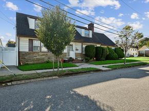 4 E. Carpenter Street, Valley Stream NY 11580