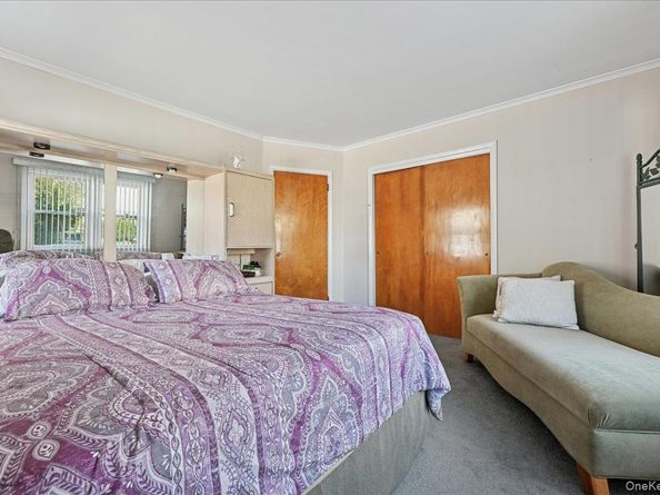 4 E. Carpenter Street, Valley Stream NY 11580