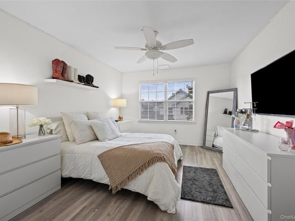 4 Cari Lane, Middle Island NY 11953