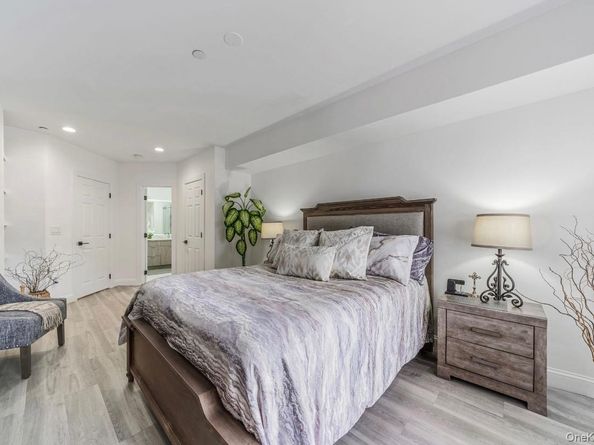 4 Cari Lane, Middle Island NY 11953