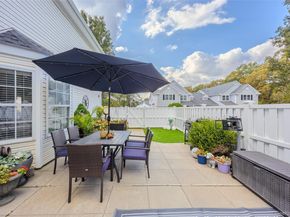 4 Cari Lane, Middle Island NY 11953