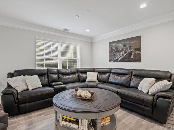 4 Cari Lane, Middle Island NY 11953