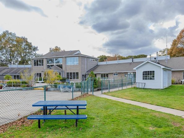 4 Cari Lane, Middle Island NY 11953