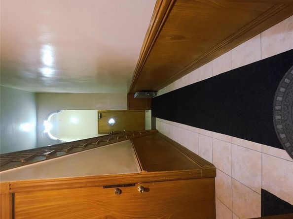 655 Woodward Avenue, Ridgewood NY 11385