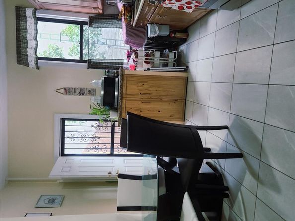 655 Woodward Avenue, Ridgewood NY 11385