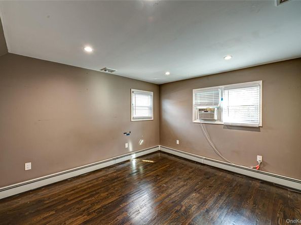 11 Dwight Circle, Commack NY 11725