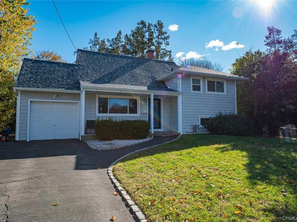 11 Dwight Circle, Commack NY 11725