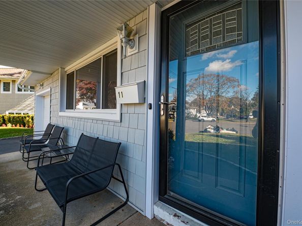11 Dwight Circle, Commack NY 11725
