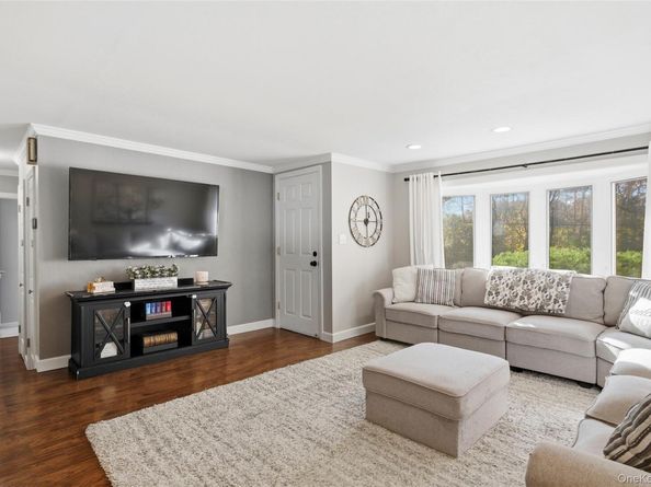 33 Urban Drive, Selden NY 11784