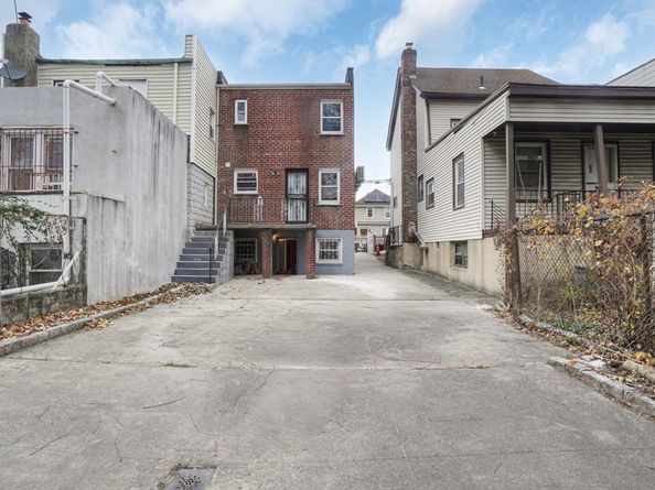 836 E 229th Street, Bronx NY 10466