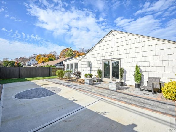 2 Meadow Lane, Rockville Centre NY 11570