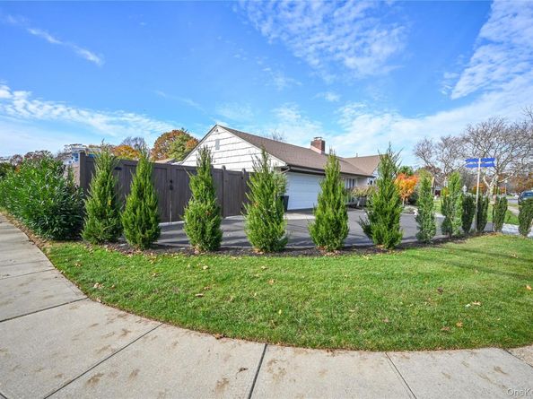 2 Meadow Lane, Rockville Centre NY 11570