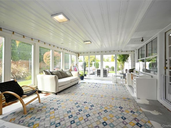 2 Meadow Lane, Rockville Centre NY 11570