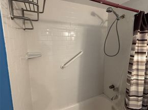 40 Canoe Place Road 4, Hampton Bays NY 11946