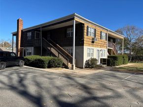 40 Canoe Place Road 4, Hampton Bays NY 11946