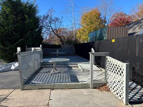 40 Canoe Place Road 4, Hampton Bays NY 11946