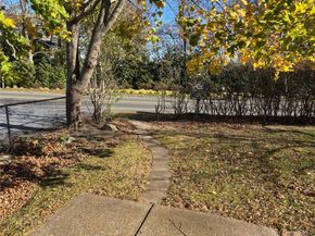 40 Canoe Place Road 4, Hampton Bays NY 11946