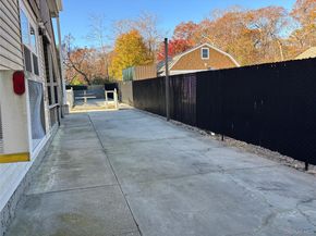 40 Canoe Place Road 4, Hampton Bays NY 11946