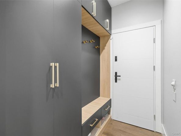 18 Timberpoint Road, East Islip NY 11730