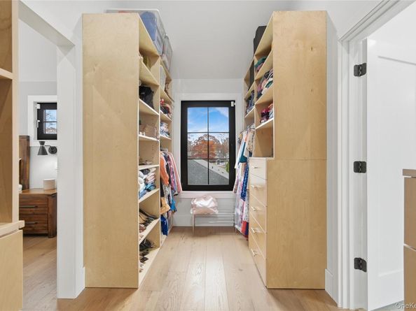 18 Timberpoint Road, East Islip NY 11730