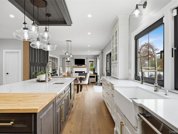 18 Timberpoint Road, East Islip NY 11730