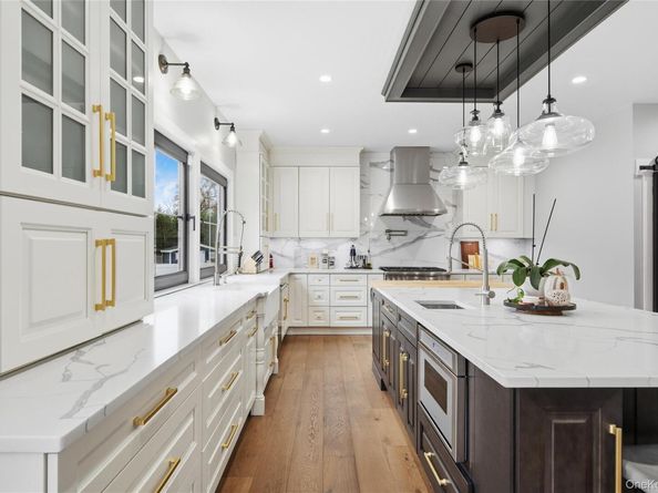 18 Timberpoint Road, East Islip NY 11730