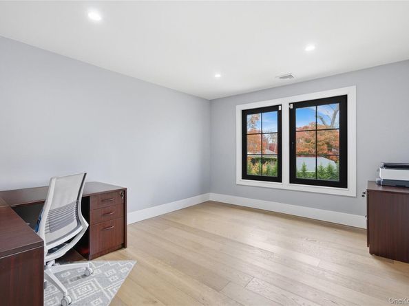 18 Timberpoint Road, East Islip NY 11730