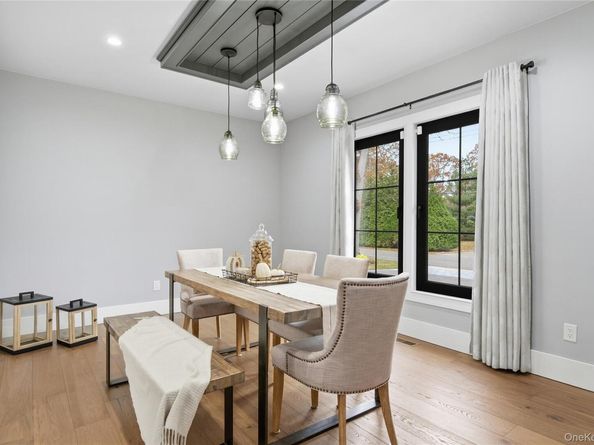 18 Timberpoint Road, East Islip NY 11730