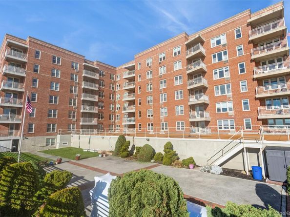 560 W Broadway 2A, Long Beach NY 11561