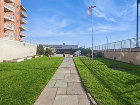 560 W Broadway 2A, Long Beach NY 11561