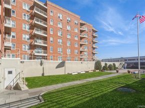 560 W Broadway 2A, Long Beach NY 11561