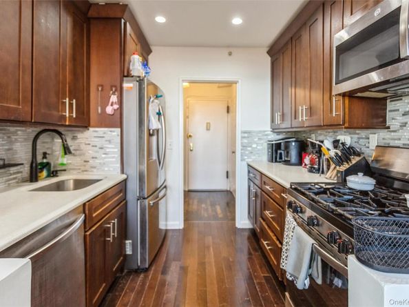 560 W Broadway 2A, Long Beach NY 11561