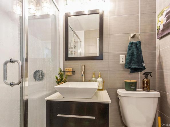 560 W Broadway 2A, Long Beach NY 11561