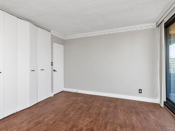 168-01 12 Ave 7B, Beechhurst NY 11357