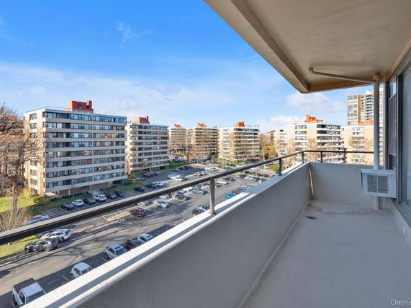 168-01 12 Ave 7B, Beechhurst NY 11357