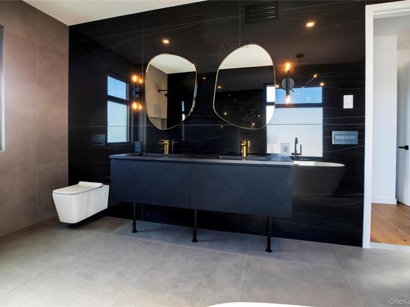 1 Short Lane, Levittown NY 11756