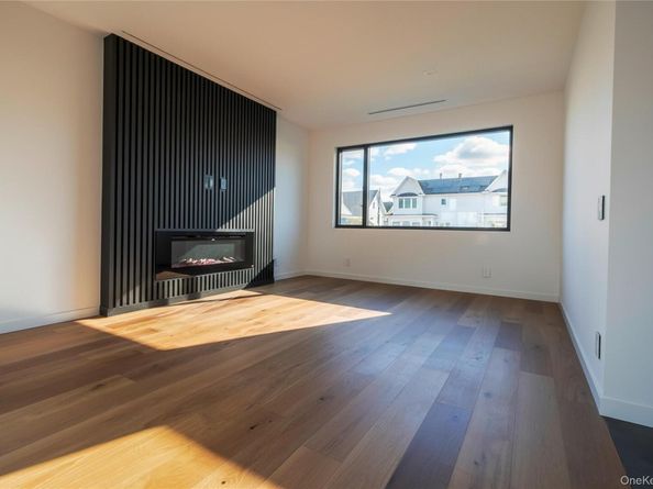 1 Short Lane, Levittown NY 11756