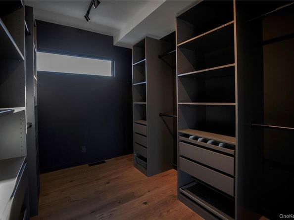 1 Short Lane, Levittown NY 11756